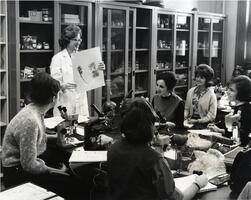 Professor of Biology Phyllis Cahn teaching class